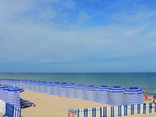 "Magnifique 2 Pieces " 150M Plages Et 500M Centre De Cabourg Kültér fotó